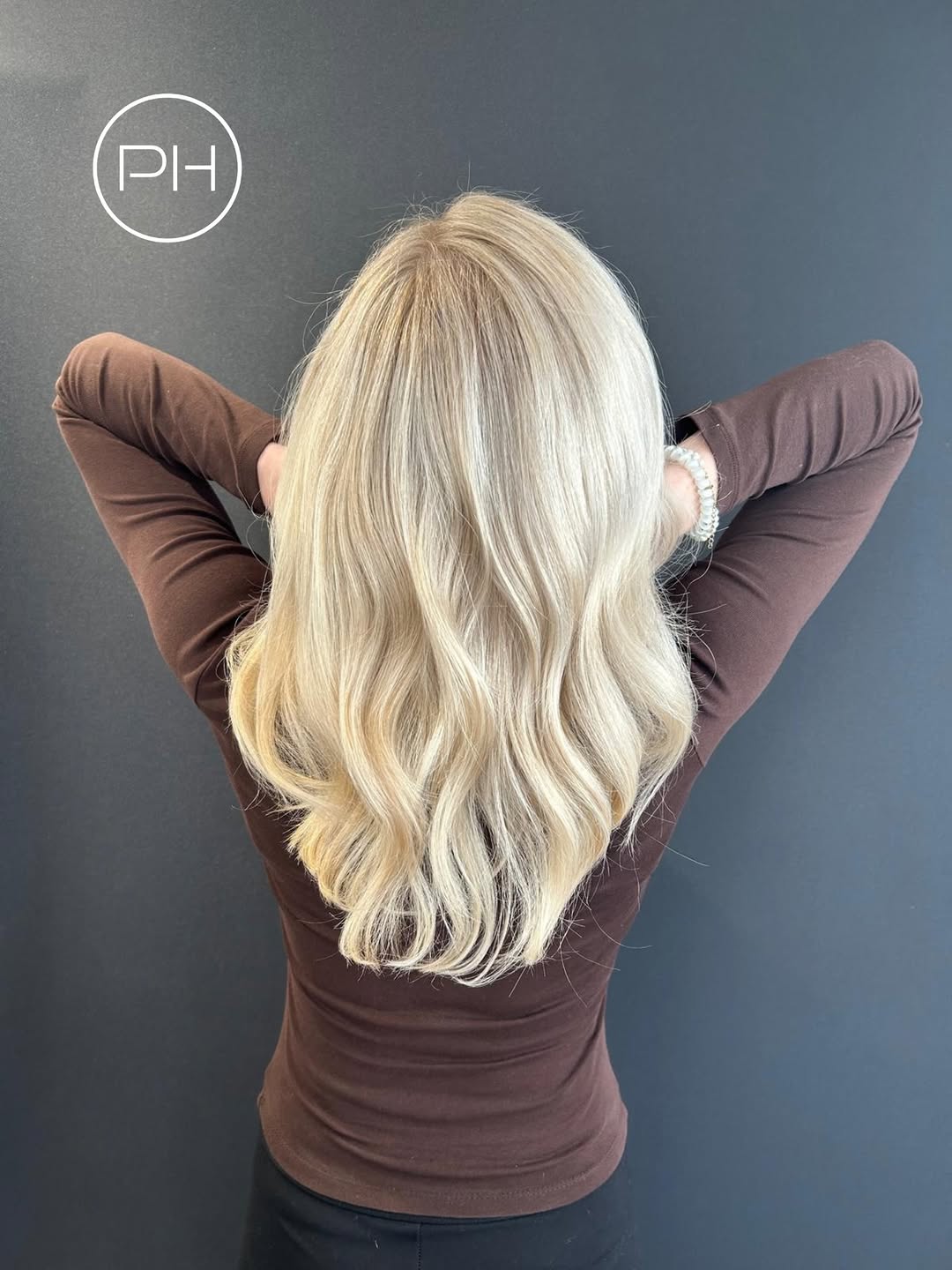 Instagram-Post: Vanilla-Blonde Wellen